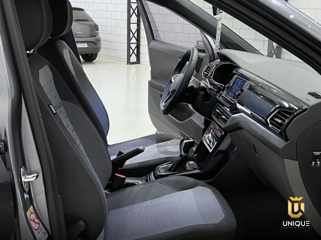 Volkswagen T-cross 1.0 200 TSI TOTAL FLEX COMFORTLINE AUTOMÁTICO 2023/2024 cinza à venda na Unique Automóveis em Indaiatuba — foto 17