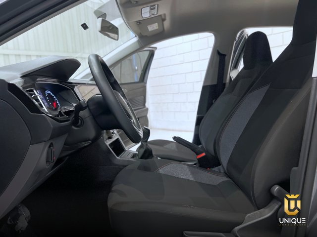 Volkswagen Polo 1.0 MPI TRACK MANUAL 2024/2025 cinza à venda na Unique Automóveis em Indaiatuba — foto 18