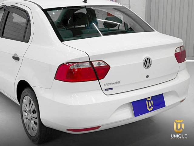 Volkswagen Voyage 1.6 MSI TOTALFLEX 4P MANUAL 2021/2022 branco à venda na Unique Automóveis em Indaiatuba — foto 6