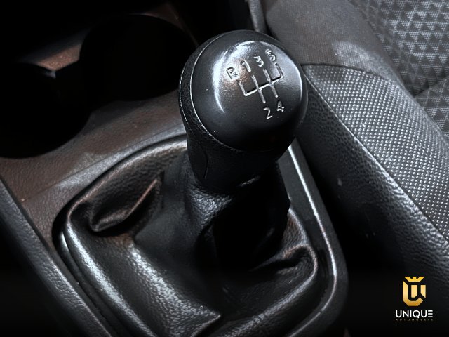 Volkswagen Voyage 1.6 MSI TOTALFLEX 4P MANUAL 2021/2022 branco à venda na Unique Automóveis em Indaiatuba — foto 11