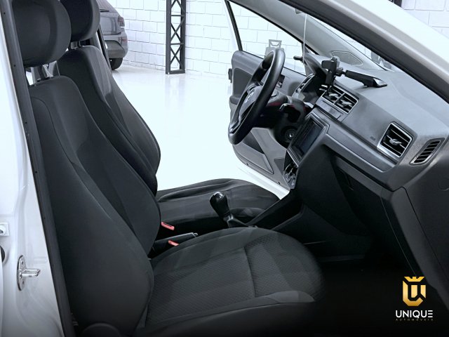 Volkswagen Voyage 1.6 MSI TOTALFLEX 4P MANUAL 2021/2022 branco à venda na Unique Automóveis em Indaiatuba — foto 17