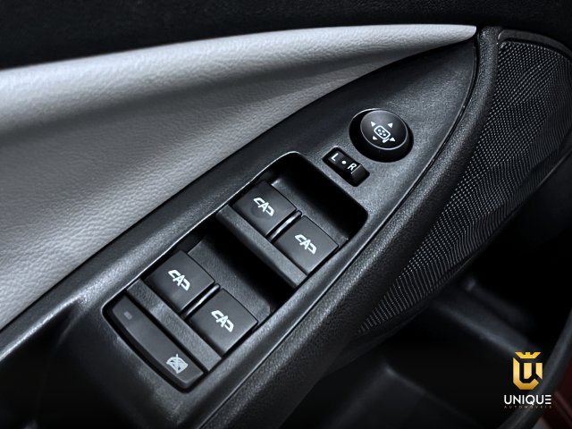 Chevrolet Onix 1.0 TURBO FLEX PLUS PREMIER AUTOMÁTICO 2022/2023 vermelho à venda na Unique Automóveis em Indaiatuba — foto 13