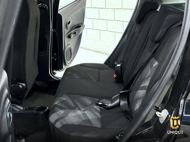 Fiat Mobi 1.0 EVO FLEX LIKE. MANUAL 2017/2018 branco à venda na Unique Automóveis em Indaiatuba — foto 11