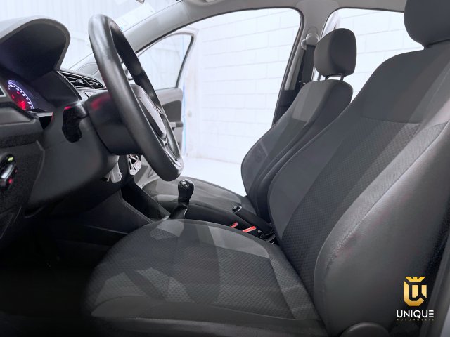 Volkswagen Gol 1.0 12V MPI TOTALFLEX 4P MANUAL 2022/2023 prata à venda na Unique Automóveis em Indaiatuba — foto 18