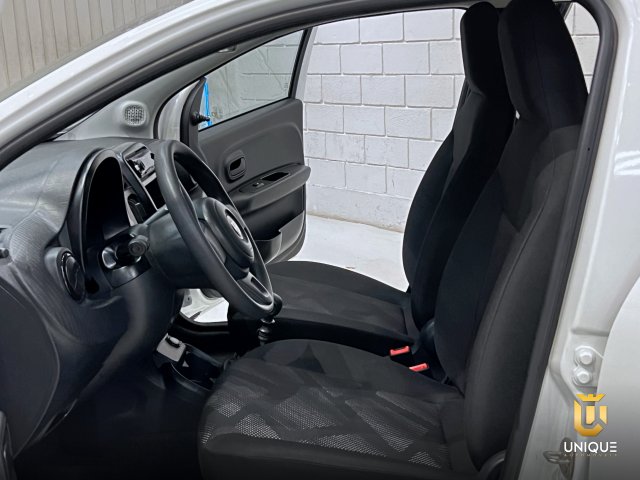 Fiat Mobi 1.0 EVO FLEX LIKE. MANUAL 2022/2023 branco à venda na Unique Automóveis em Indaiatuba — foto 11