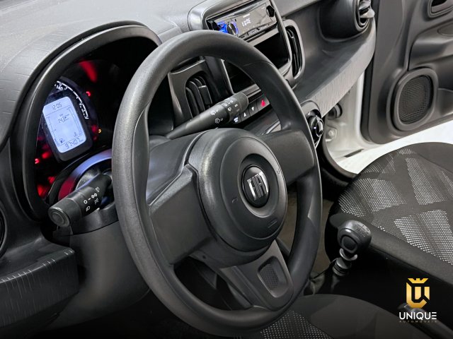 Fiat Mobi 1.0 EVO FLEX LIKE. MANUAL 2022/2023 branco à venda na Unique Automóveis em Indaiatuba — foto 14