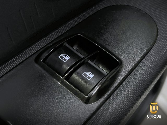 Fiat Mobi 1.0 EVO FLEX LIKE. MANUAL 2022/2023 branco à venda na Unique Automóveis em Indaiatuba — foto 17