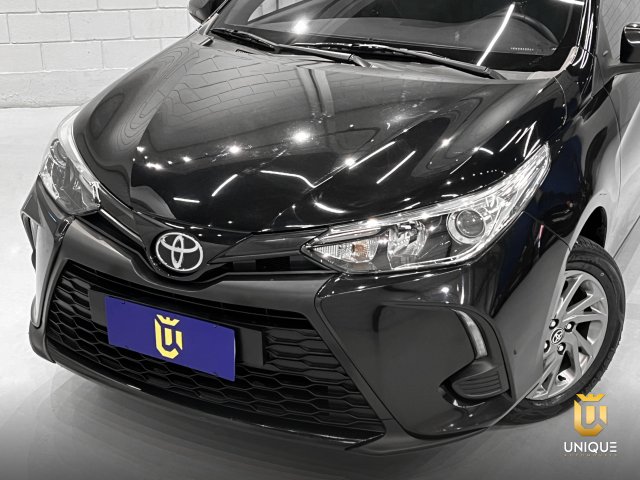 Toyota Yaris Hatch 1.5 16V FLEX XS CONNECT MULTIDRIVE 2022/2023 preto à venda na Unique Automóveis em Indaiatuba — foto 3