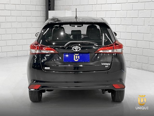 Toyota Yaris Hatch 1.5 16V FLEX XS CONNECT MULTIDRIVE 2022/2023 preto à venda na Unique Automóveis em Indaiatuba — foto 5