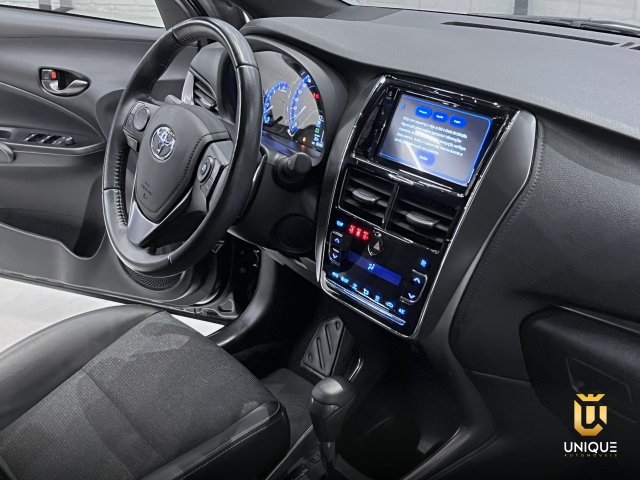 Toyota Yaris Hatch 1.5 16V FLEX XS CONNECT MULTIDRIVE 2022/2023 preto à venda na Unique Automóveis em Indaiatuba — foto 15