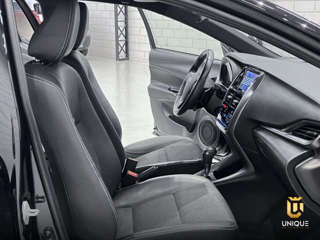 Toyota Yaris Hatch 1.5 16V FLEX XS CONNECT MULTIDRIVE 2022/2023 preto à venda na Unique Automóveis em Indaiatuba — foto 16