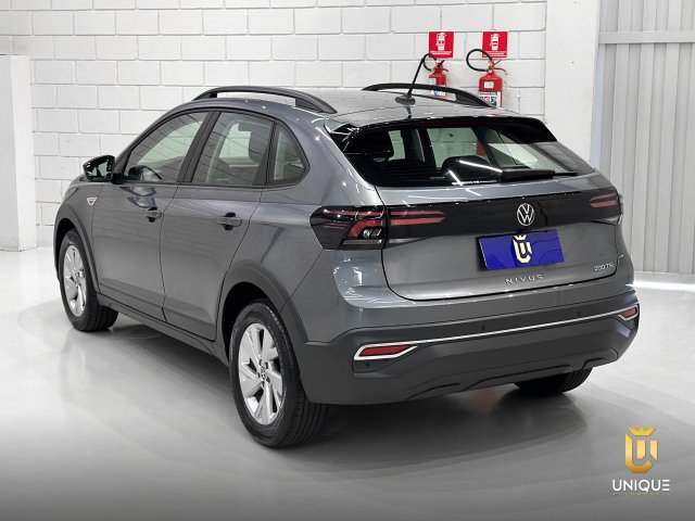 Volkswagen Nivus 1.0 200 TSI TOTAL FLEX COMFORTLINE AUTOMÁTICO 2022/2023 cinza à venda na Unique Automóveis em Indaiatuba — foto 6