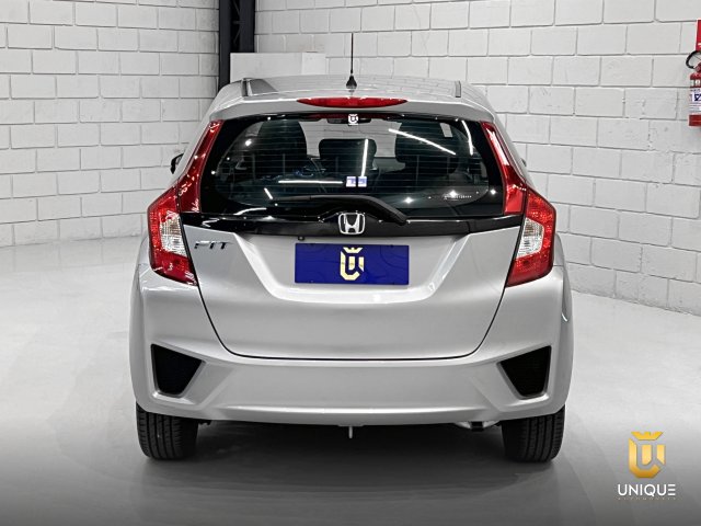 Honda Fit 1.5 EX 16V FLEX 4P AUTOMÁTICO 2017 prata à venda na Unique Automóveis em Indaiatuba — foto 5