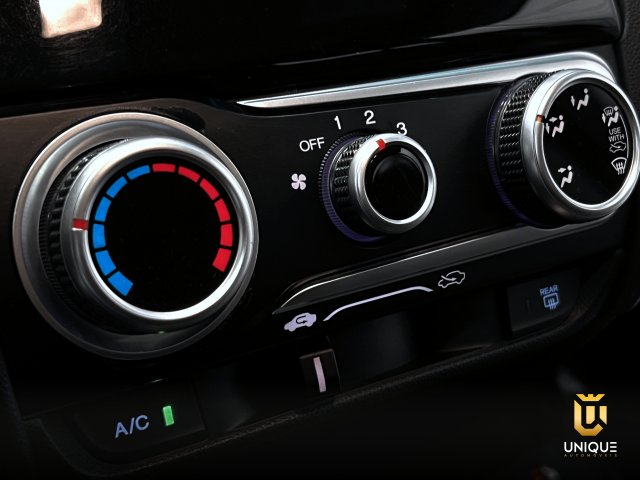 Honda Fit 1.5 EX 16V FLEX 4P AUTOMÁTICO 2017 prata à venda na Unique Automóveis em Indaiatuba — foto 13