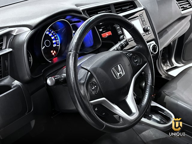 Honda Fit 1.5 EX 16V FLEX 4P AUTOMÁTICO 2017 prata à venda na Unique Automóveis em Indaiatuba — foto 15