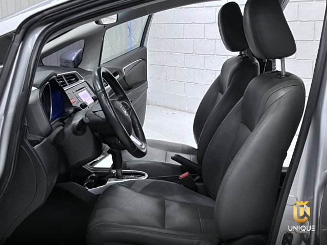 Honda Fit 1.5 EX 16V FLEX 4P AUTOMÁTICO 2017 prata à venda na Unique Automóveis em Indaiatuba — foto 19