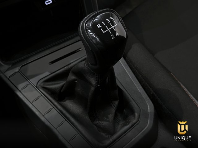 Volkswagen Polo 1.0 MPI TRACK MANUAL 2024/2025 branco à venda na Unique Automóveis em Indaiatuba — foto 18