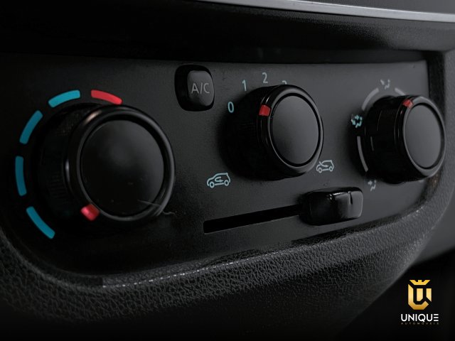 Renault Kwid 1.0 12V SCE FLEX ZEN MANUAL 2020/2021 branco à venda na Unique Automóveis em Indaiatuba — foto 13