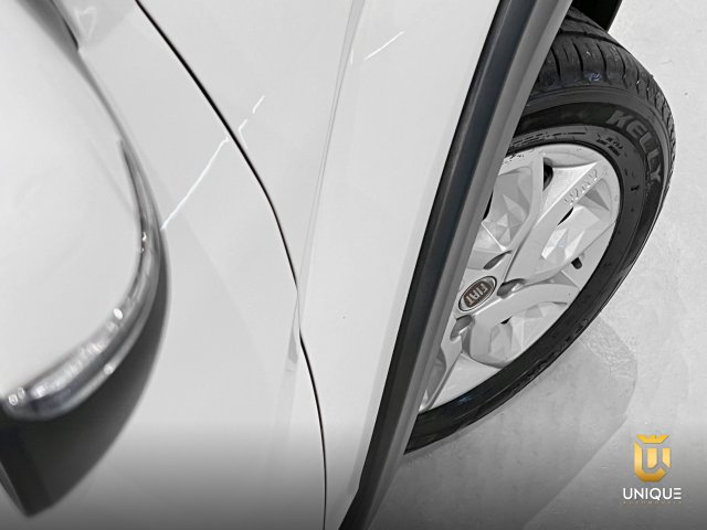 Fiat Mobi 1.0 EVO FLEX WAY ON MANUAL 2016/2017 branco à venda na Unique Automóveis em Indaiatuba — foto 8