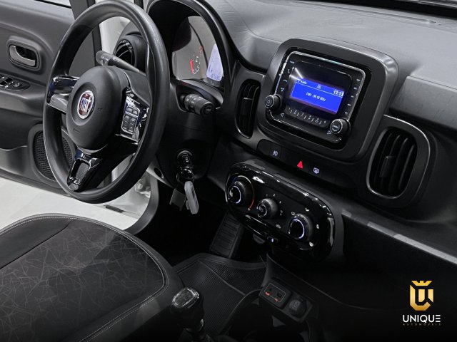 Fiat Mobi 1.0 EVO FLEX WAY ON MANUAL 2016/2017 branco à venda na Unique Automóveis em Indaiatuba — foto 17