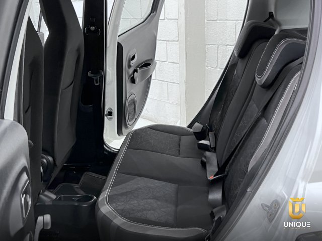 Fiat Mobi 1.0 EVO FLEX WAY ON MANUAL 2016/2017 branco à venda na Unique Automóveis em Indaiatuba — foto 19