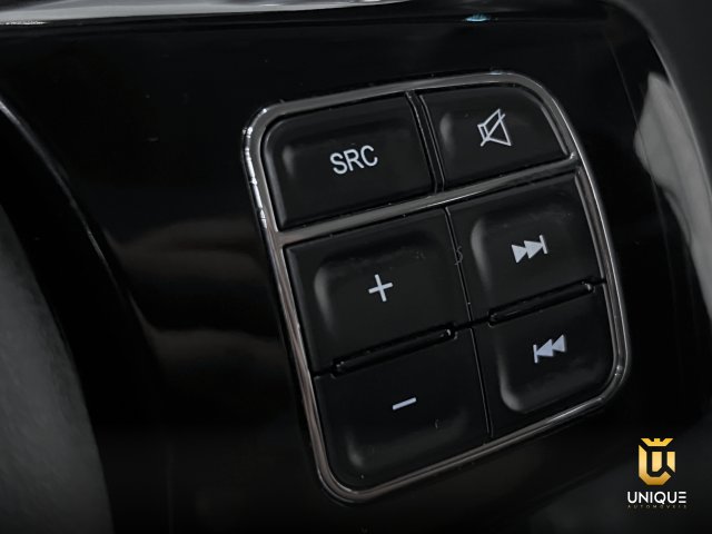 Fiat Mobi 1.0 EVO FLEX WAY ON MANUAL 2016/2017 branco à venda na Unique Automóveis em Indaiatuba — foto 20
