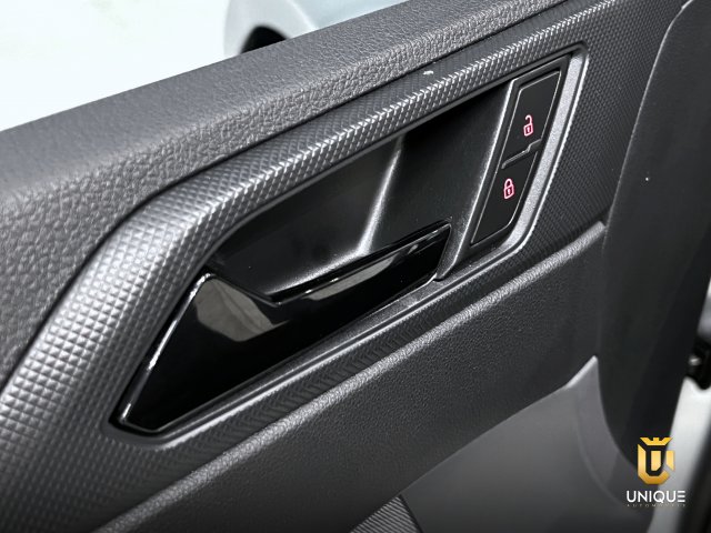 Volkswagen Polo 1.0 MPI ROBUST MANUAL 2024/2025 prata à venda na Unique Automóveis em Indaiatuba — foto 19