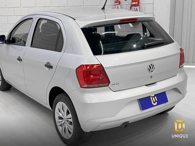 Volkswagen Gol 1.0 12V MPI TOTALFLEX 4P MANUAL 2022/2023 prata à venda na Unique Automóveis em Indaiatuba — foto 6