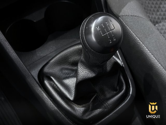 Volkswagen Gol 1.0 12V MPI TOTALFLEX 4P MANUAL 2022/2023 prata à venda na Unique Automóveis em Indaiatuba — foto 12