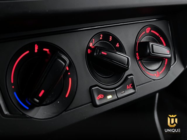 Volkswagen Gol 1.0 12V MPI TOTALFLEX 4P MANUAL 2022/2023 prata à venda na Unique Automóveis em Indaiatuba — foto 13