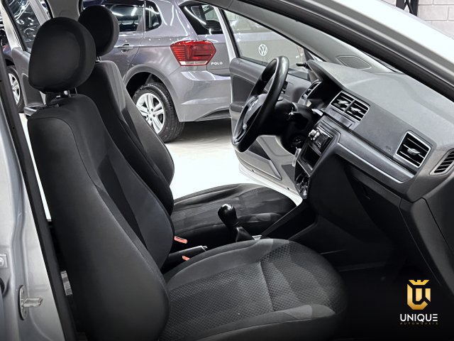 Volkswagen Gol 1.0 12V MPI TOTALFLEX 4P MANUAL 2022/2023 prata à venda na Unique Automóveis em Indaiatuba — foto 17
