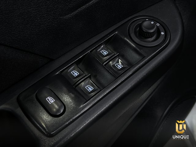 Renault Captur 1.6 16V SCE FLEX LIFE X-TRONIC 2018/2019 prata à venda na Unique Automóveis em Indaiatuba — foto 10