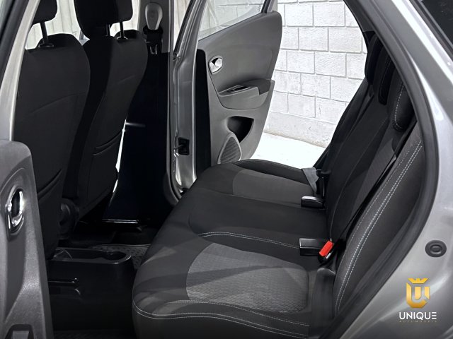 Renault Captur 1.6 16V SCE FLEX LIFE X-TRONIC 2018/2019 prata à venda na Unique Automóveis em Indaiatuba — foto 16
