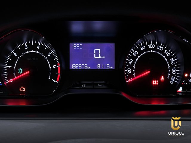 Peugeot 208 1.2 ACTIVE PACK 12V FLEX 4P MANUAL 2017/2018 prata à venda na Unique Automóveis em Indaiatuba — foto 11