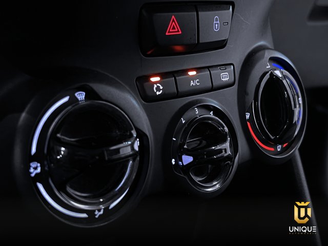 Peugeot 208 1.2 ACTIVE PACK 12V FLEX 4P MANUAL 2017/2018 prata à venda na Unique Automóveis em Indaiatuba — foto 13