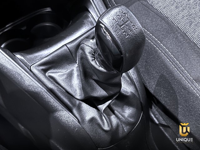 Peugeot 208 1.2 ACTIVE PACK 12V FLEX 4P MANUAL 2017/2018 prata à venda na Unique Automóveis em Indaiatuba — foto 14