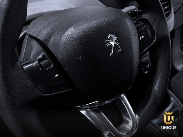 Peugeot 208 1.2 ACTIVE PACK 12V FLEX 4P MANUAL 2017/2018 prata à venda na Unique Automóveis em Indaiatuba — foto 15