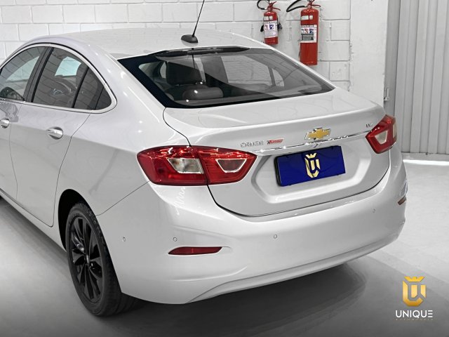 Chevrolet Cruze Sedan 1.4 TURBO LTZ 16V FLEX 4P AUTOMÁTICO 2017 prata à venda na Unique Automóveis em Indaiatuba — foto 6