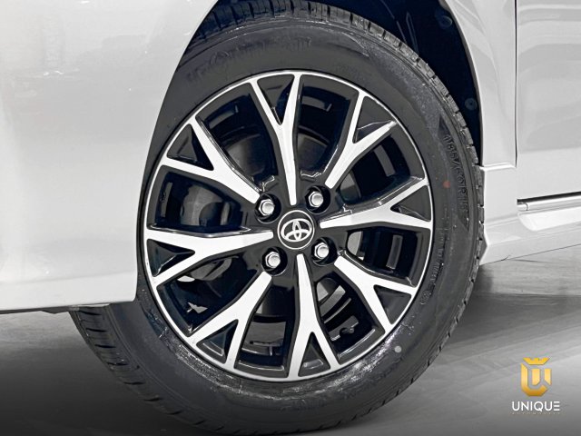 Toyota Etios Hatch 1.5 PLATINUM 16V FLEX 4P AUTOMÁTICO 2017/2018 prata à venda na Unique Automóveis em Indaiatuba — foto 7