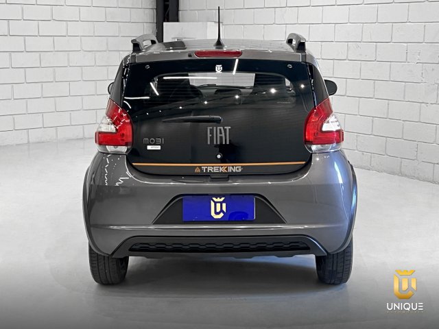 Fiat Mobi 1.0 EVO FLEX TREKKING MANUAL 2023/2024 cinza à venda na Unique Automóveis em Indaiatuba — foto 5