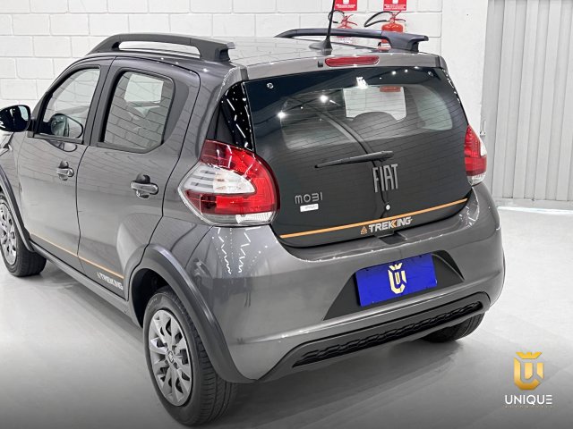 Fiat Mobi 1.0 EVO FLEX TREKKING MANUAL 2023/2024 cinza à venda na Unique Automóveis em Indaiatuba — foto 6