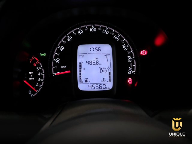 Fiat Mobi 1.0 EVO FLEX TREKKING MANUAL 2023/2024 cinza à venda na Unique Automóveis em Indaiatuba — foto 10