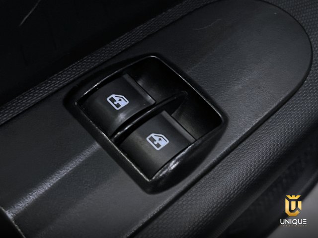 Fiat Mobi 1.0 EVO FLEX TREKKING MANUAL 2023/2024 cinza à venda na Unique Automóveis em Indaiatuba — foto 11
