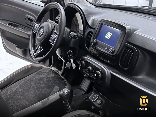 Fiat Mobi 1.0 EVO FLEX TREKKING MANUAL 2023/2024 cinza à venda na Unique Automóveis em Indaiatuba — foto 17