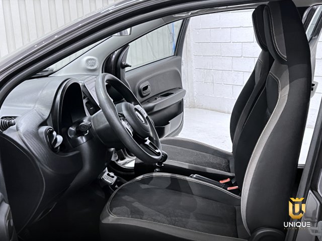 Fiat Mobi 1.0 EVO FLEX TREKKING MANUAL 2023/2024 cinza à venda na Unique Automóveis em Indaiatuba — foto 20