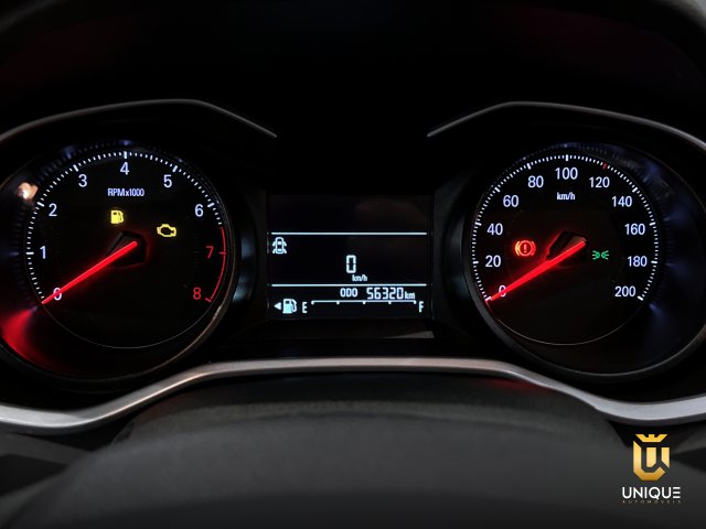 Chevrolet Onix 1.0 FLEX PLUS LT MANUAL 2023/2024 cinza à venda na Unique Automóveis em Indaiatuba — foto 10