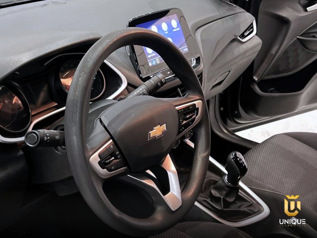 Chevrolet Onix 1.0 FLEX PLUS LT MANUAL 2023/2024 cinza à venda na Unique Automóveis em Indaiatuba — foto 16