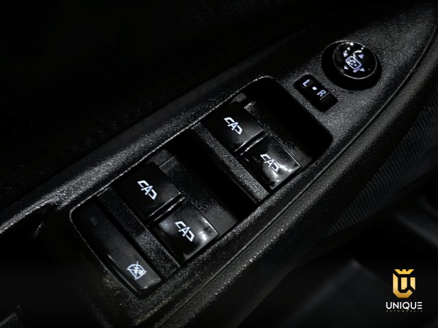 Chevrolet Onix 1.0 FLEX PLUS LT MANUAL 2023/2024 cinza à venda na Unique Automóveis em Indaiatuba — foto 19