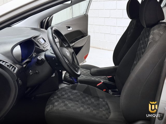 Hyundai Hb20 1.6 COMFORT PLUS 16V FLEX 4P AUTOMÁTICO 2016/2017 marrom à venda na Unique Automóveis em Indaiatuba — foto 11