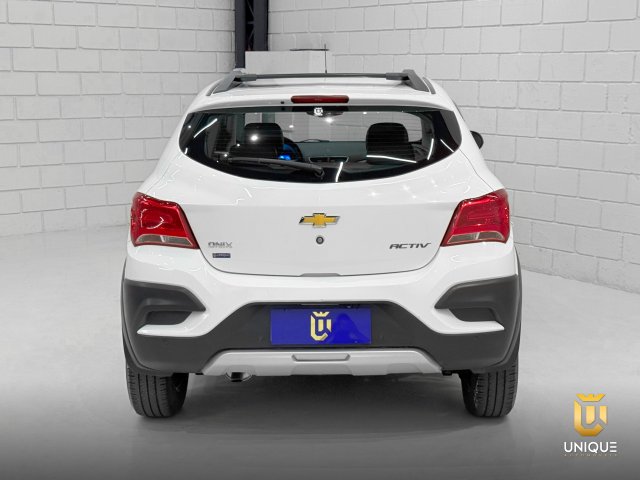 Chevrolet Onix 1.4 MPFI ACTIV 8V FLEX 4P AUTOMÁTICO 2017 branco à venda na Unique Automóveis em Indaiatuba — foto 5